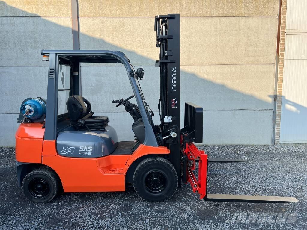 Toyota 42-7 FGF 25 شاحنات LPG