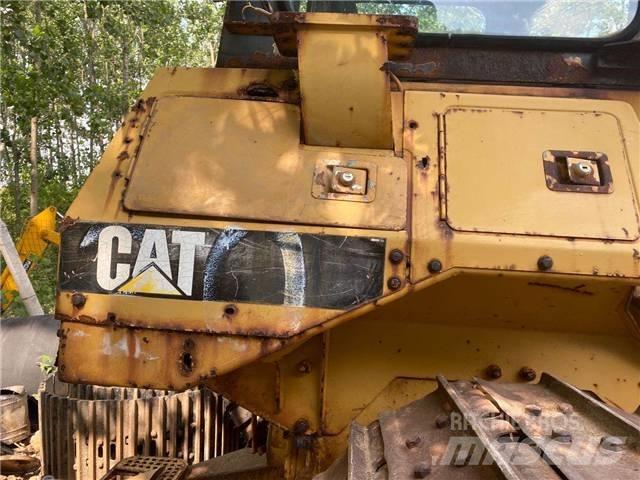 CAT D4H بلدوزرات مجنزرة