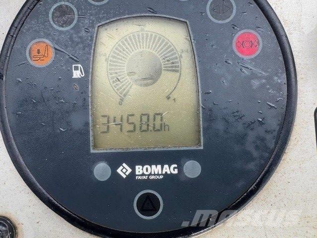 Bomag BW 138 AD-5 مداحل ثنائية الاسطوانة