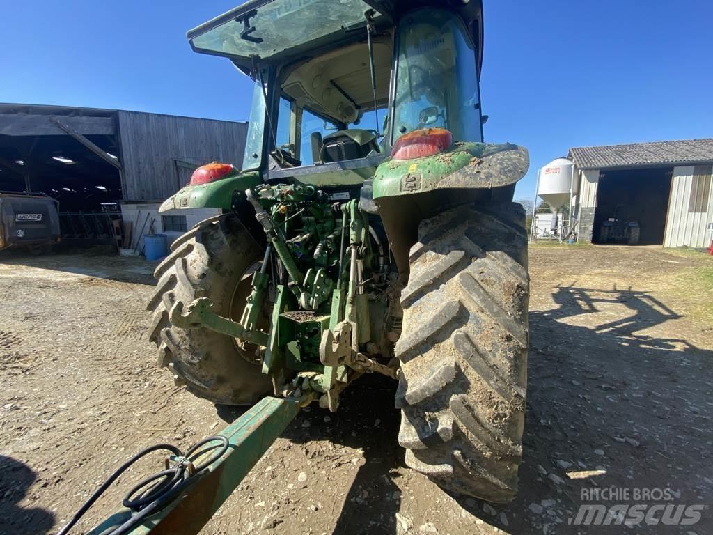 John Deere 5100 R الجرارات