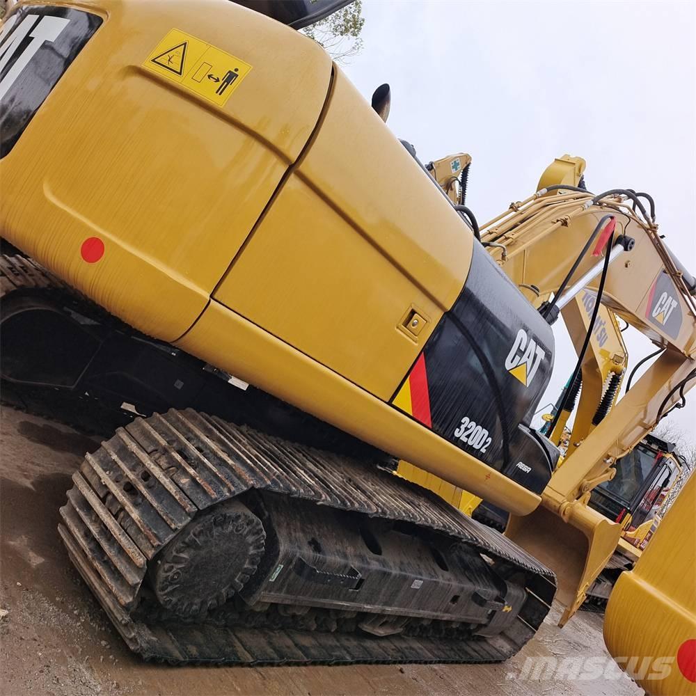 CAT 320 DL حفارات زحافة