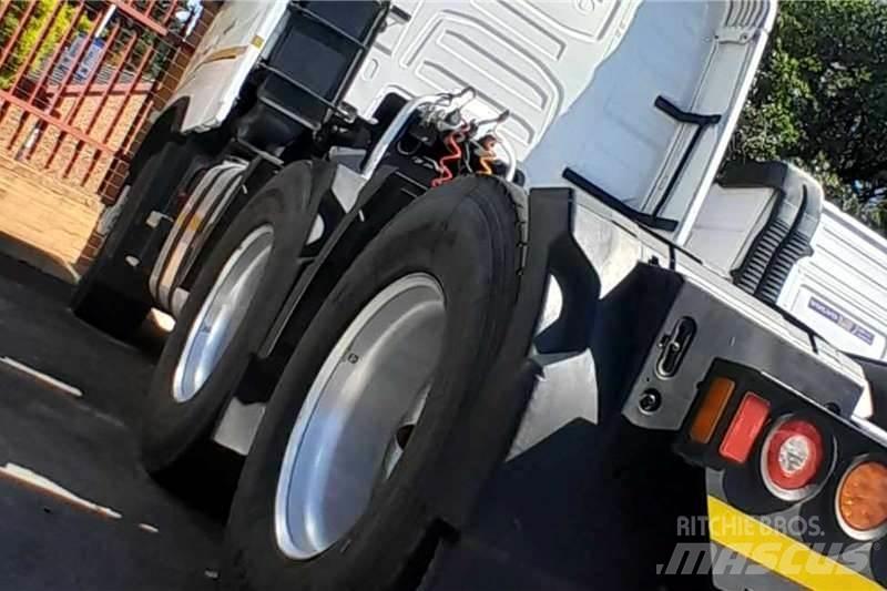 Volvo FMX 440 شاحنات أخرى