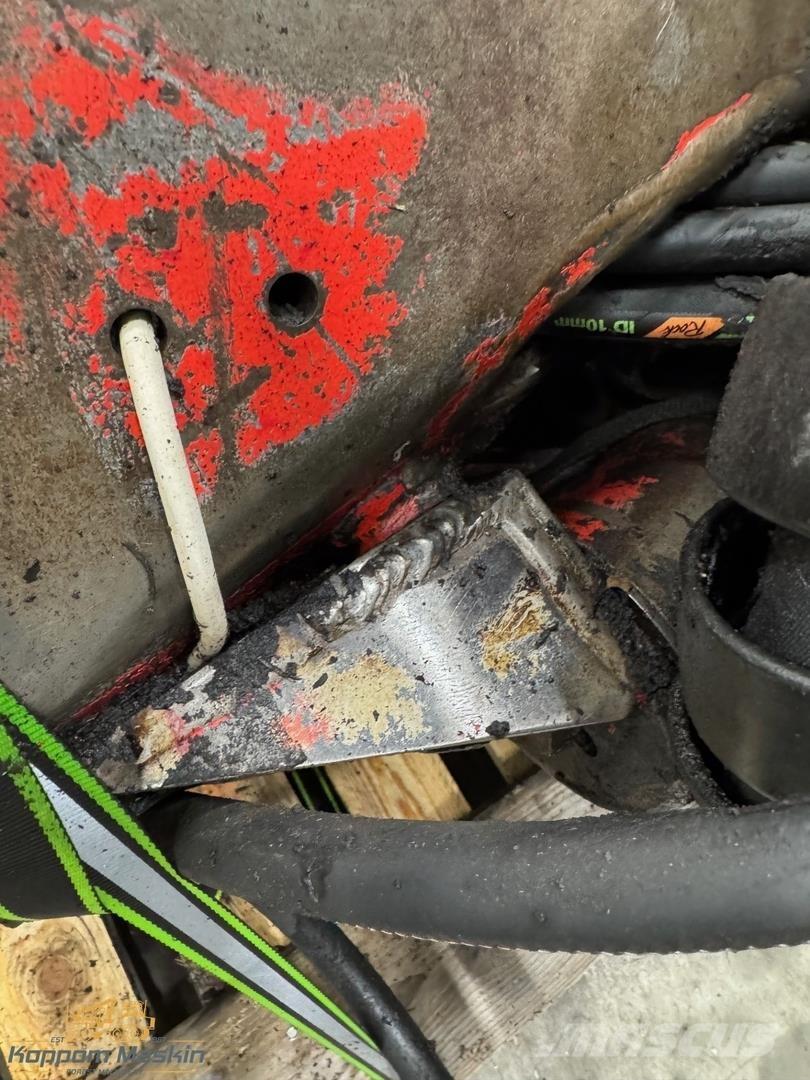 Valmet 960 رؤوس حصادات