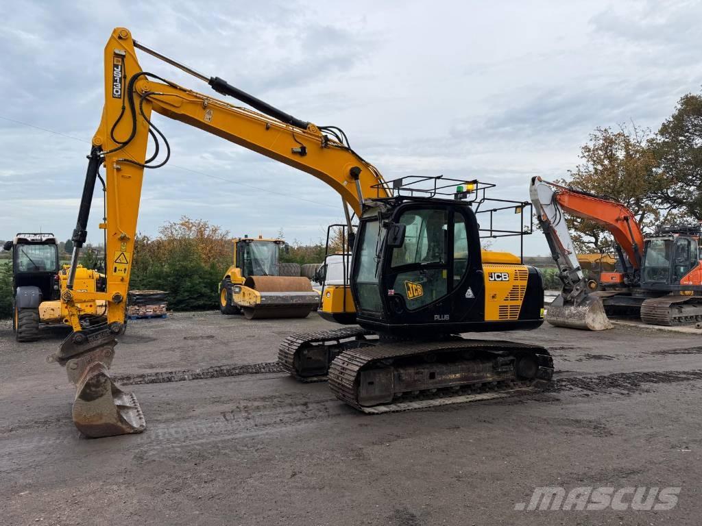 JCB JS 130 LC حفارات زحافة