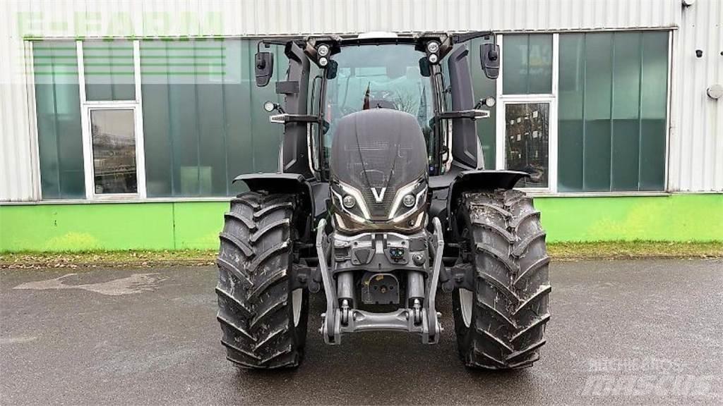 Valtra q 285 الجرارات
