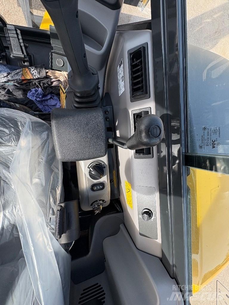 Komatsu PC 55 MR-5 حفارات صغيرة أقل من 7 طن (حفارات صغيرة)