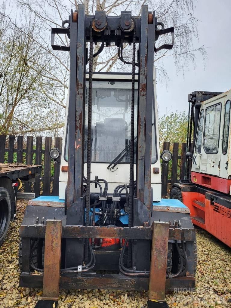 Kalmar DC 7.5-600 شاحنات الديزل