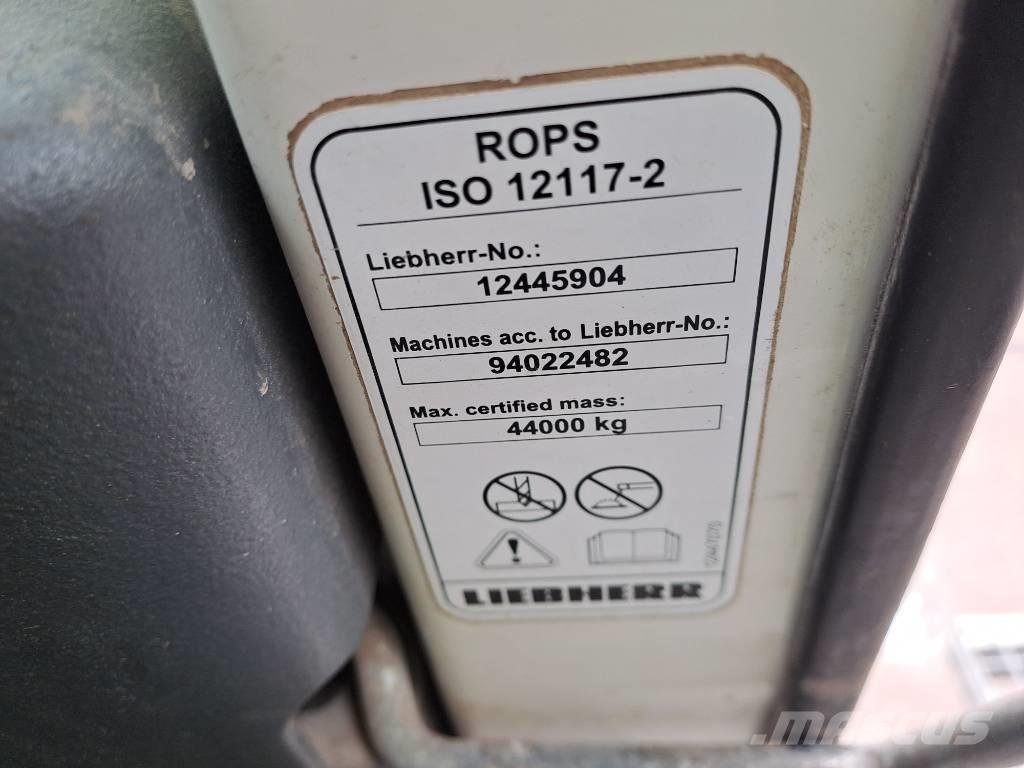 Liebherr R 946 حفارات زحافة