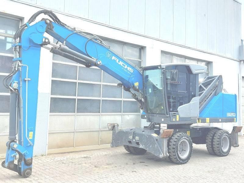 Fuchs MHL 320 F مناولات المخلفات / مناولات صناعية
