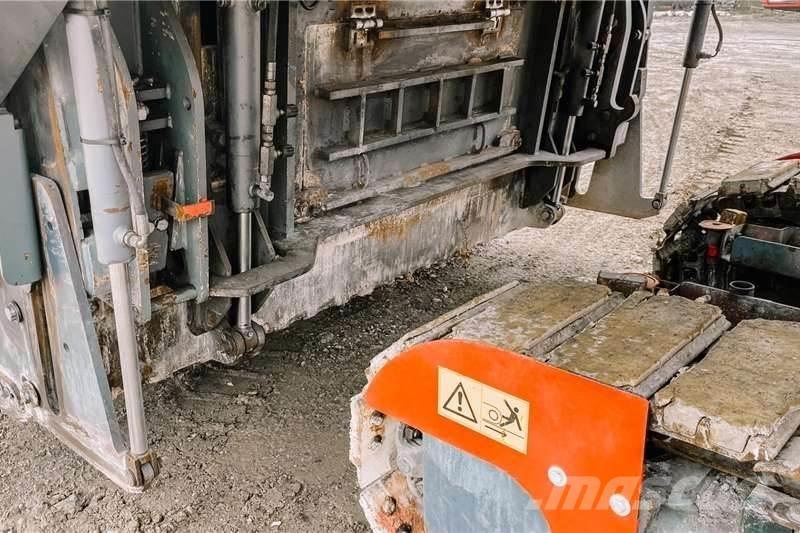 Wirtgen W220 شاحنات أخرى