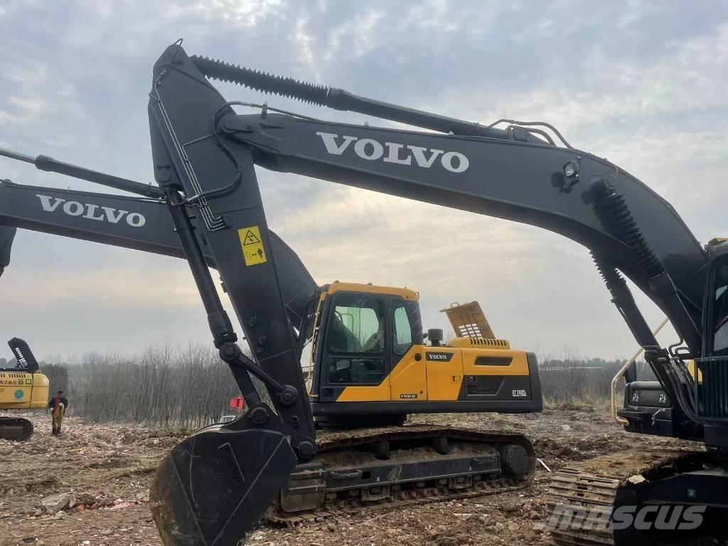 Volvo EC 210 D حفارات زحافة