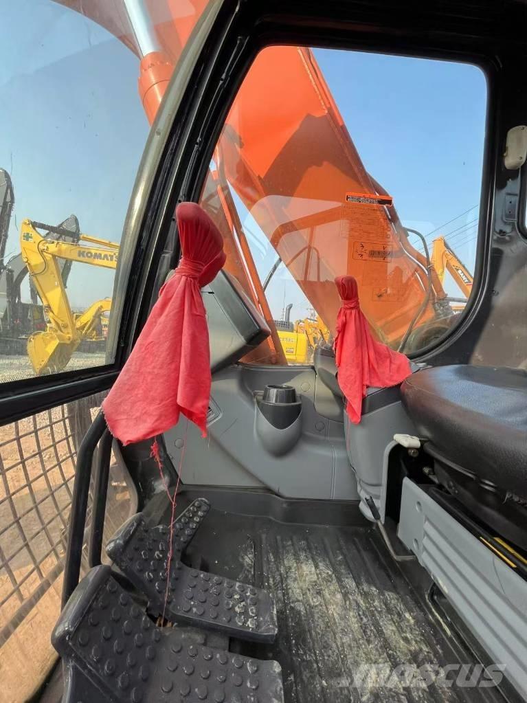 Hitachi ZX 160 حفارات زحافة