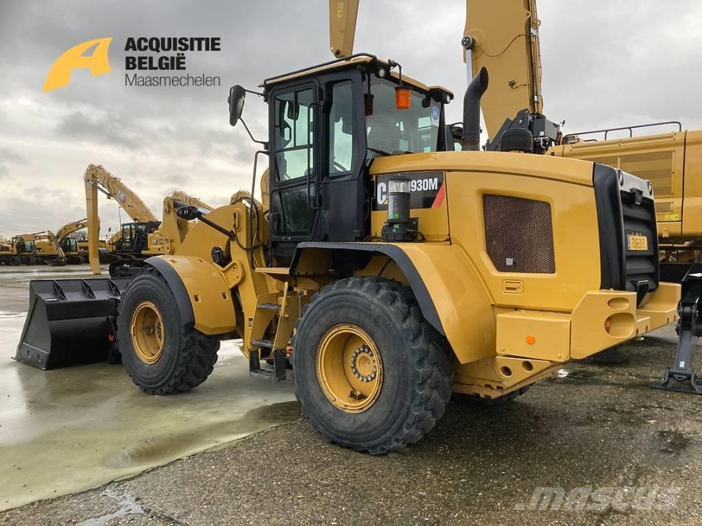 CAT 930M لوادر بعجل