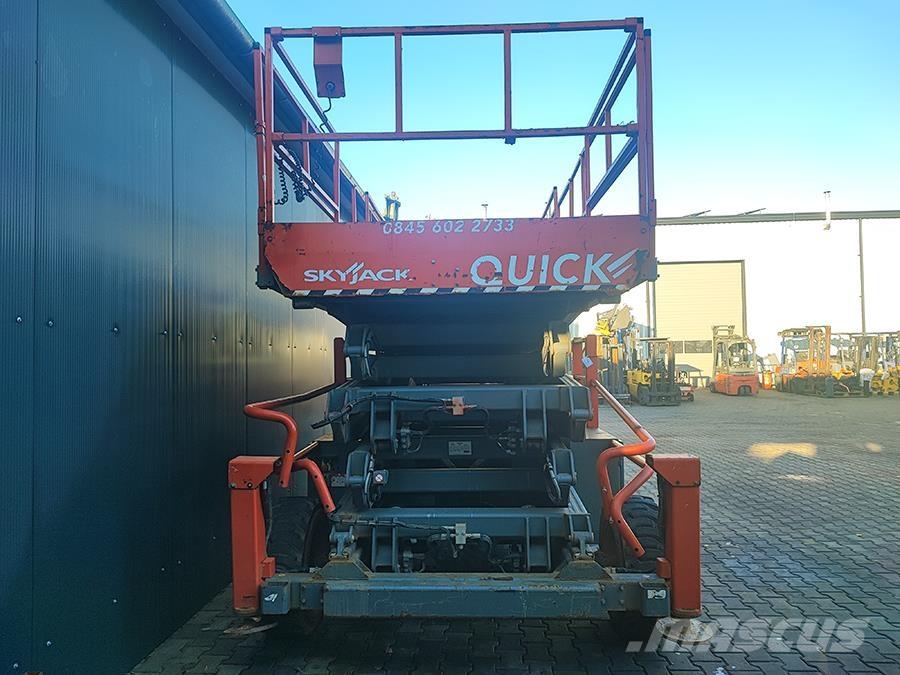 SkyJack SJ 9250 رافعات مقصية الشكل