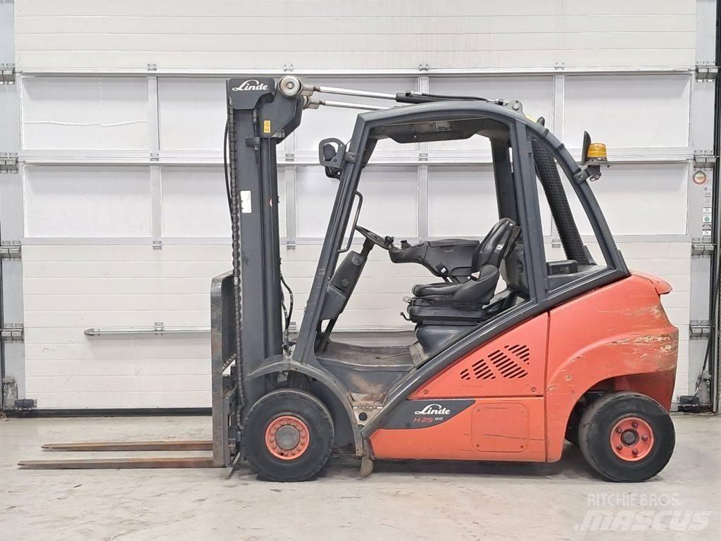 Linde H25D-02 شاحنات الديزل