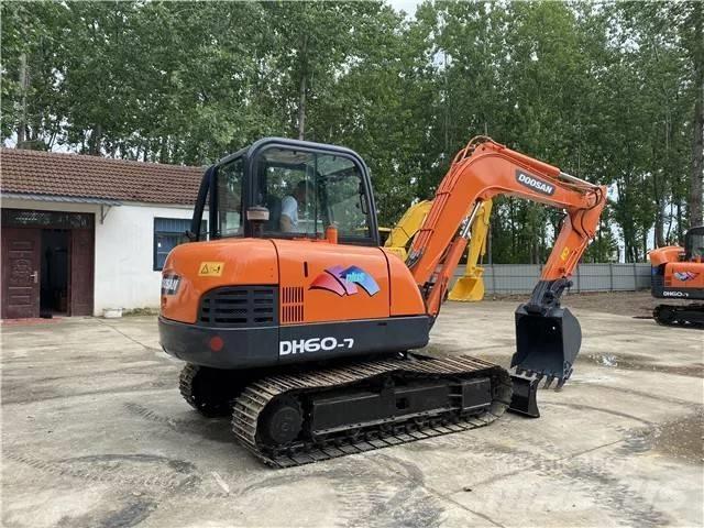 Doosan DH 60-7 حفارات صغيرة أقل من 7 طن (حفارات صغيرة)