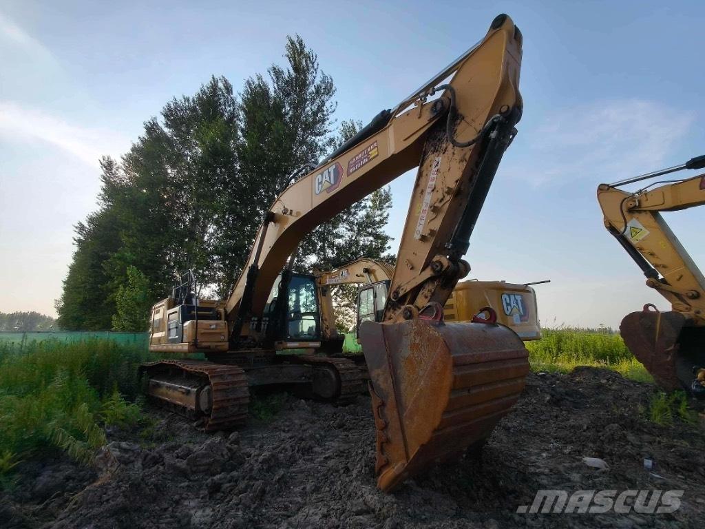 CAT 336 حفارات زحافة