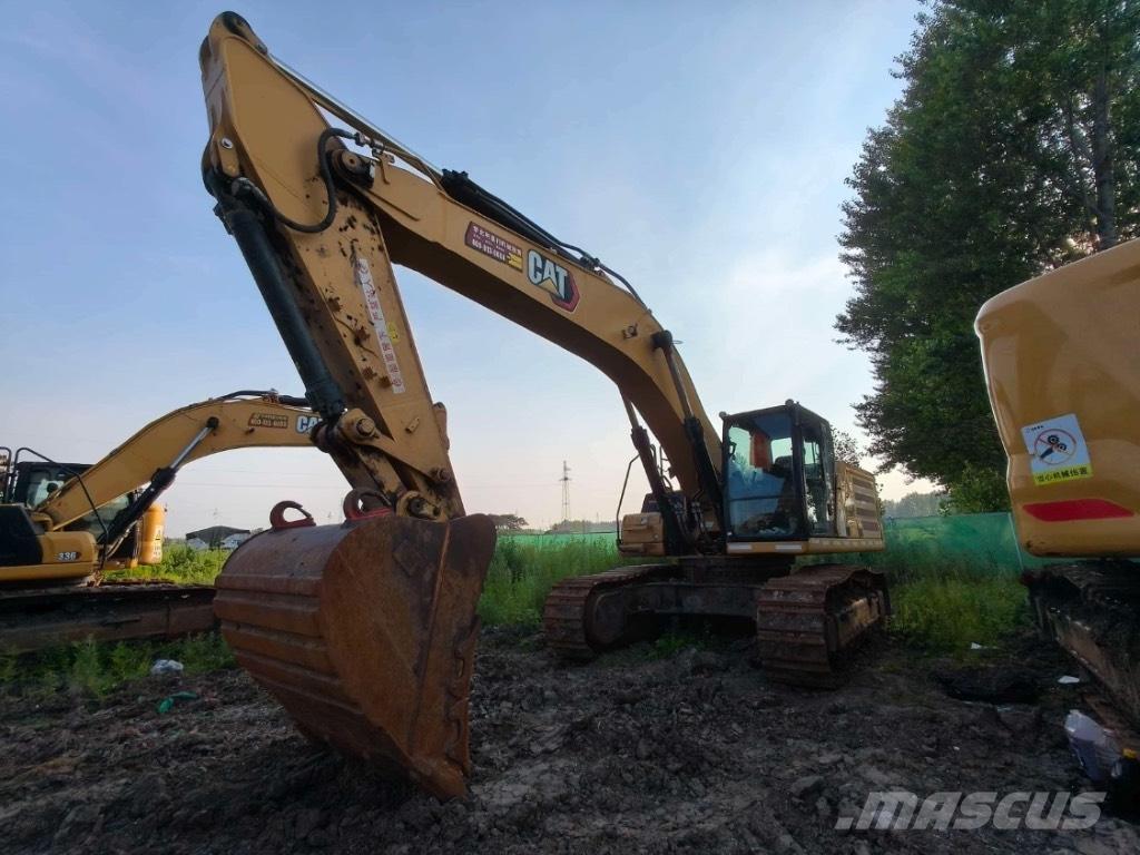 CAT 336 حفارات زحافة
