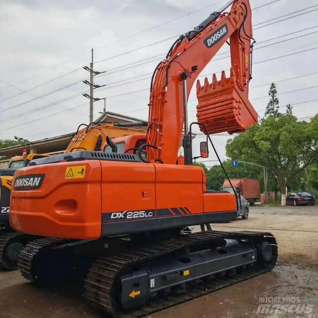 Doosan DX225LC-9C حفارات زحافة