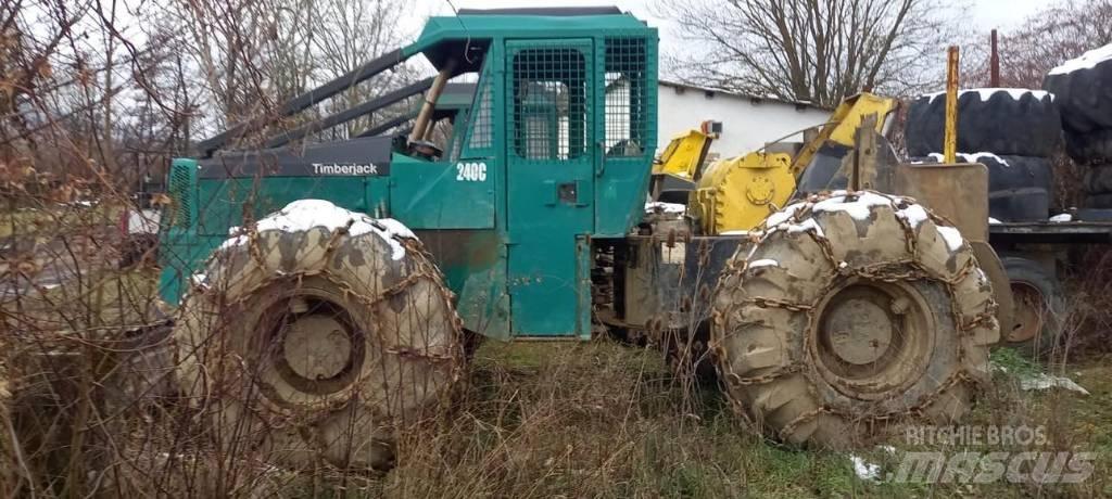 Timberjack 240 C ساحبات الأشجار