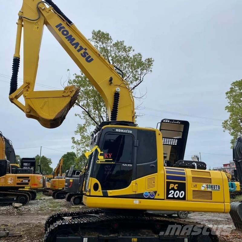 Komatsu PC 200 LC-8 حفارات زحافة