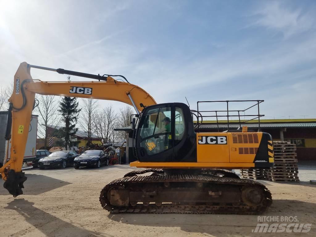 JCB JS 220 LC حفارات زحافة