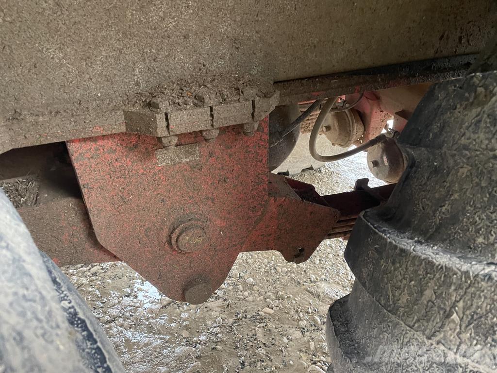 Pichon TCI 18500 معدات توزيع السماد العضوي