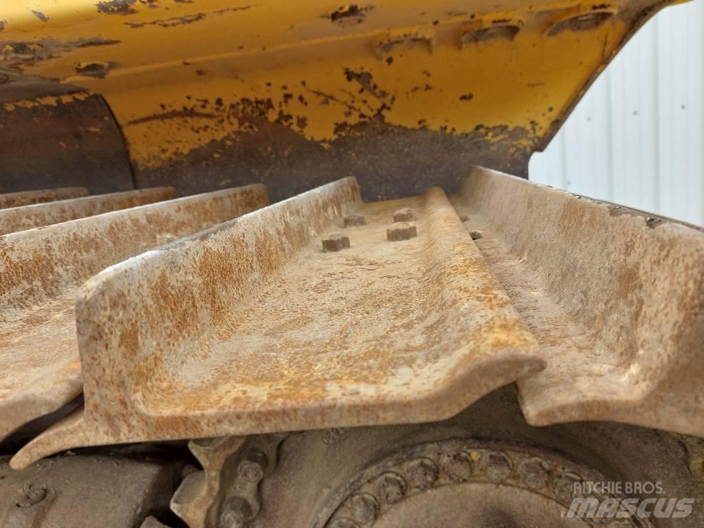 Komatsu D65PX-18 بلدوزرات مجنزرة