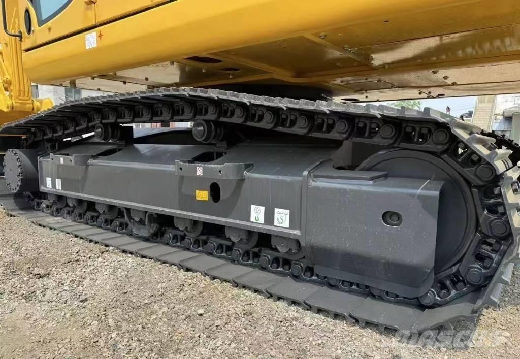 Komatsu PC 200-8 حفارات زحافة