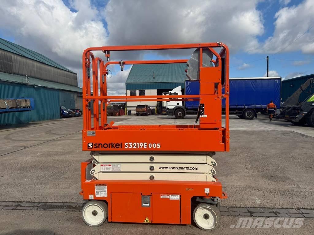 Snorkel S 3219 E رافعات مقصية الشكل