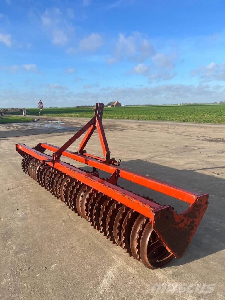 Cambridge 300 مداحل