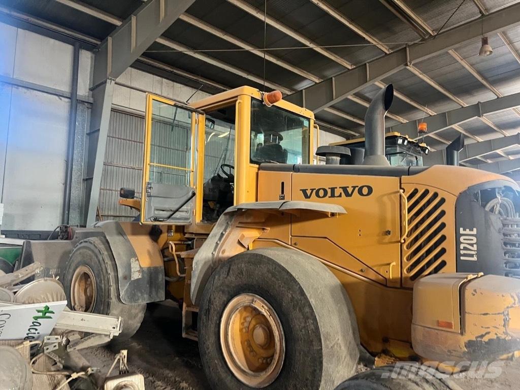 Volvo L 120 E لوادر بعجل