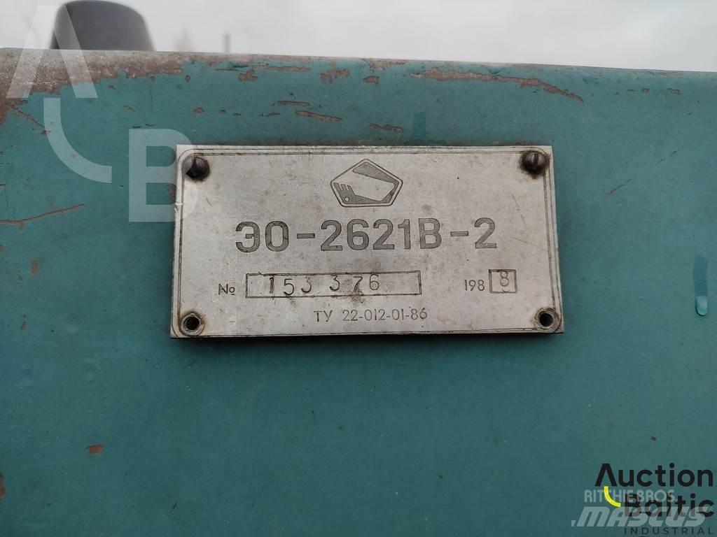  JUMZ EO-2621B-2 الجرارات