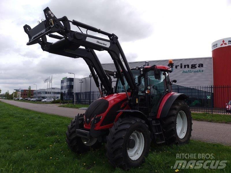 Valtra A 114 HT4 الجرارات