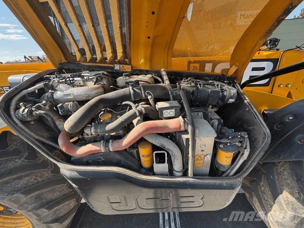 JCB 542-70 معدات مناولة لأغراض الزراعة