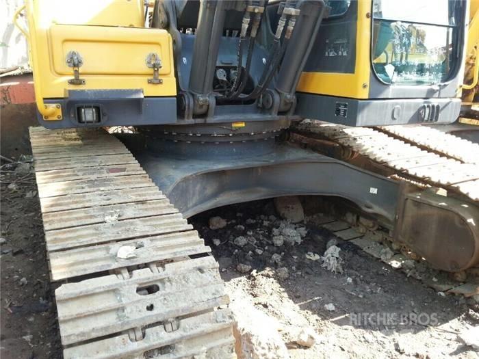 Volvo EC 240 B LC حفارات زحافة