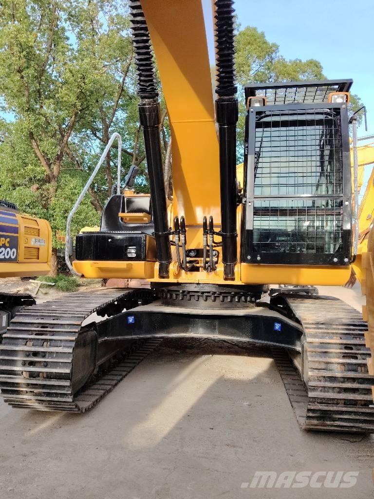 CAT 330 D حفارات زحافة