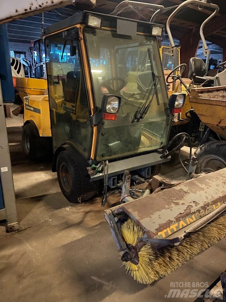 Belos Trans Pro 44 ناقلات الأدوات