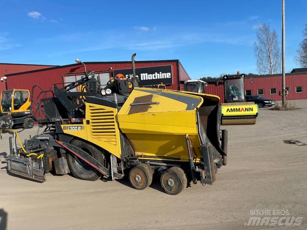 Bomag BF 300 P معدات السفلتة