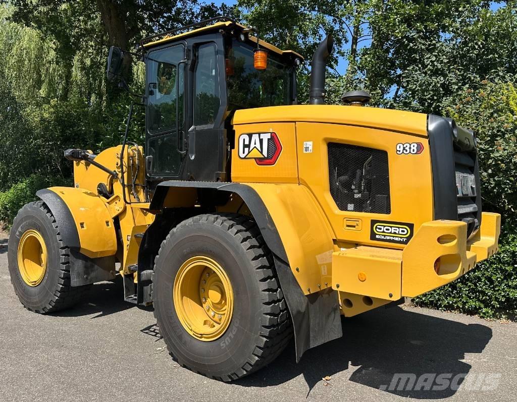 CAT 938M لوادر بعجل