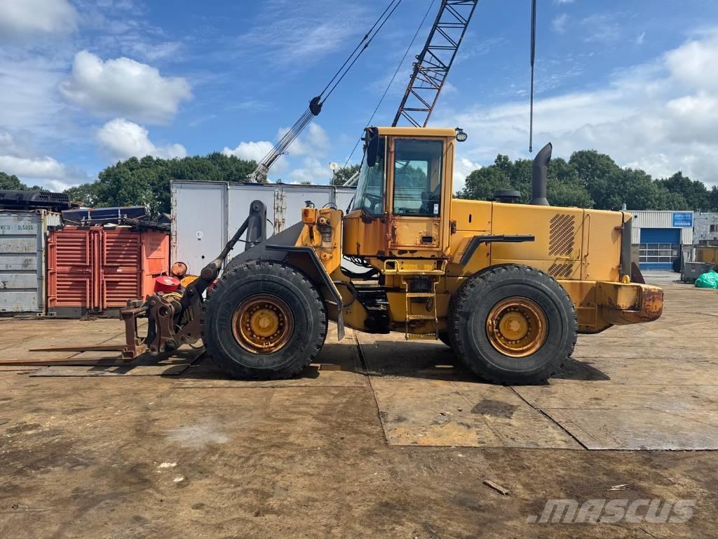 Volvo L 120 D لوادر بعجل