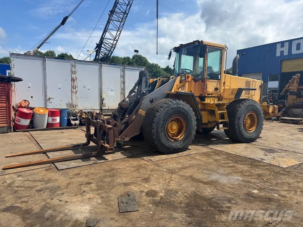 Volvo L 120 D لوادر بعجل