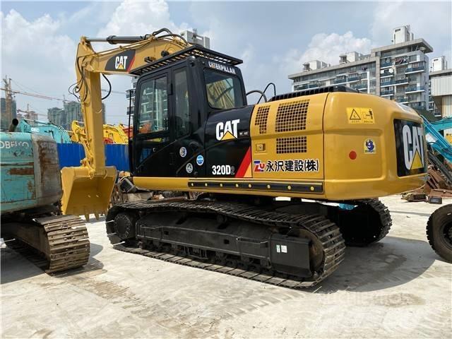 CAT 320 D حفارات زحافة