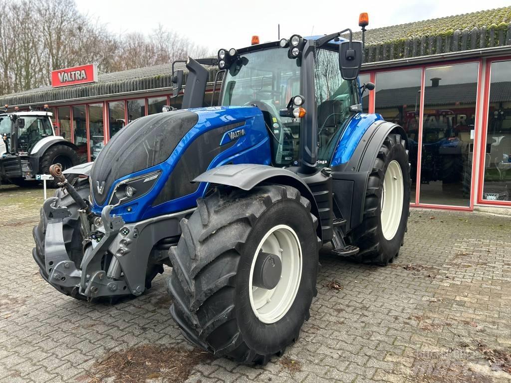 Valtra T 214 Versu الجرارات