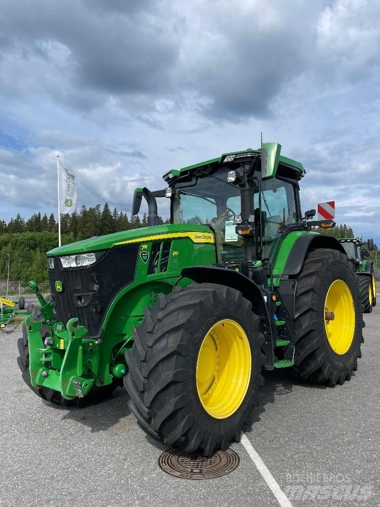 John Deere 7R 310 الجرارات