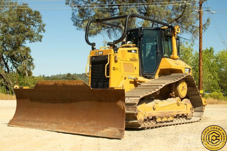 CAT D 6 N LGP بلدوزرات مجنزرة