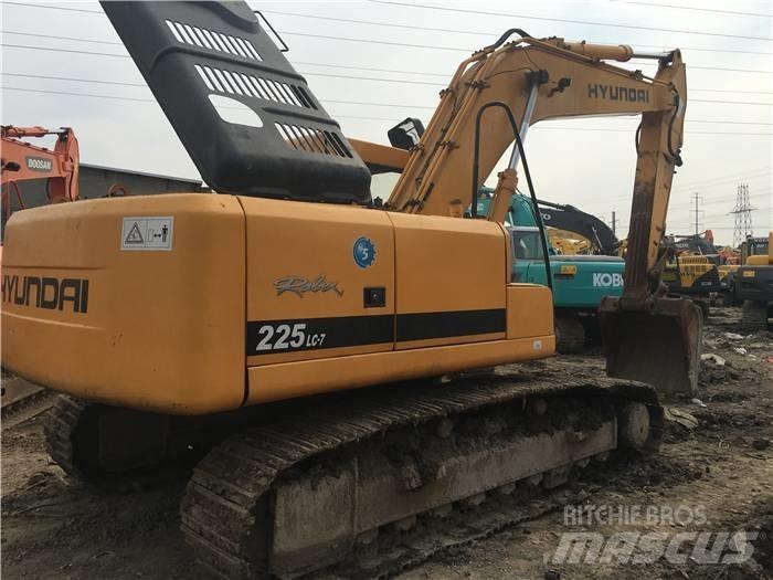 Hyundai R220LC-7 حفارات زحافة