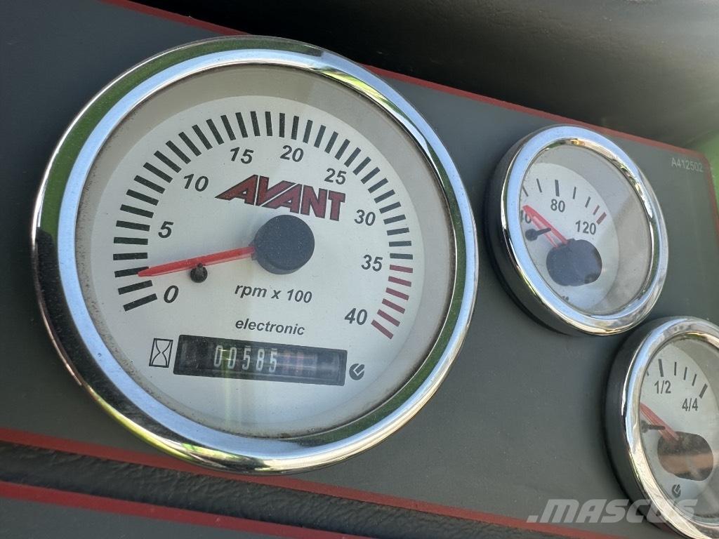 Avant 523 لوادر صغيرة