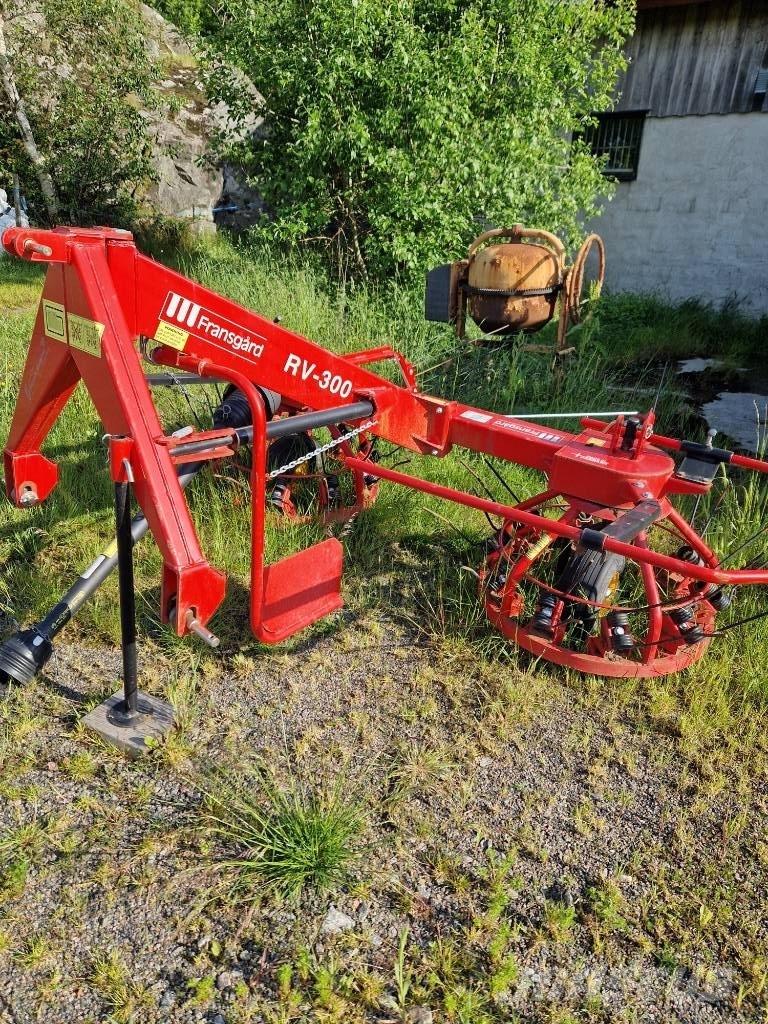 Fransgård RV 300 مكابس وميبسات التبن