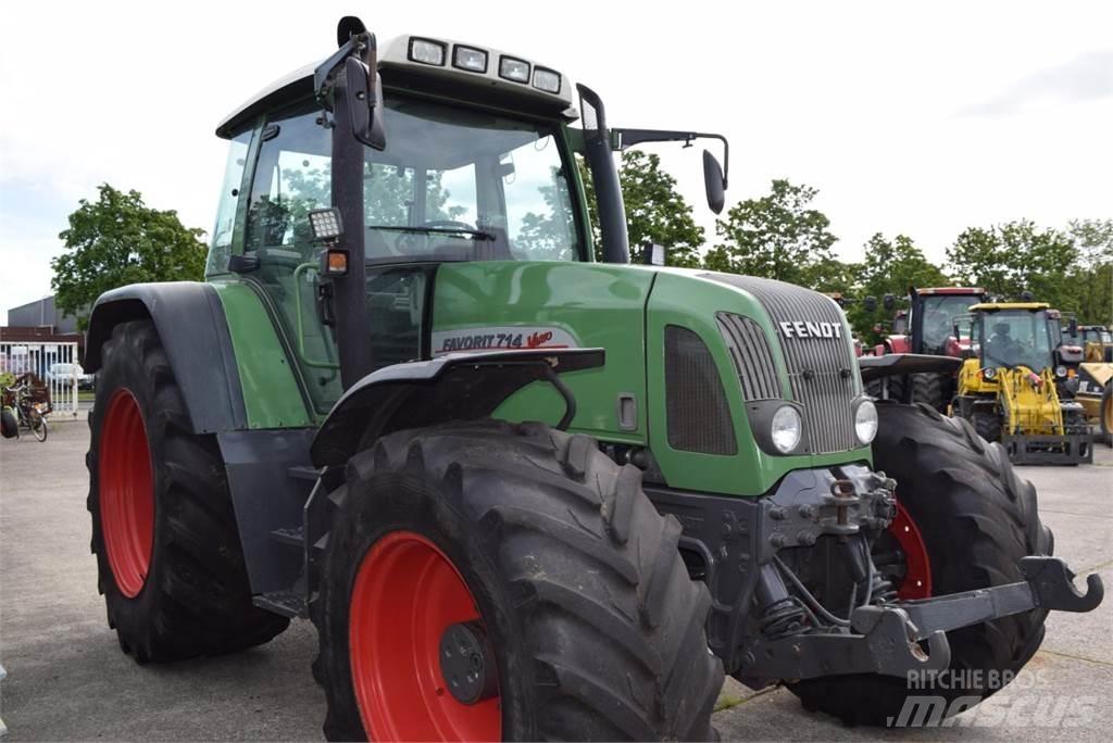 Fendt 714 Vario الجرارات